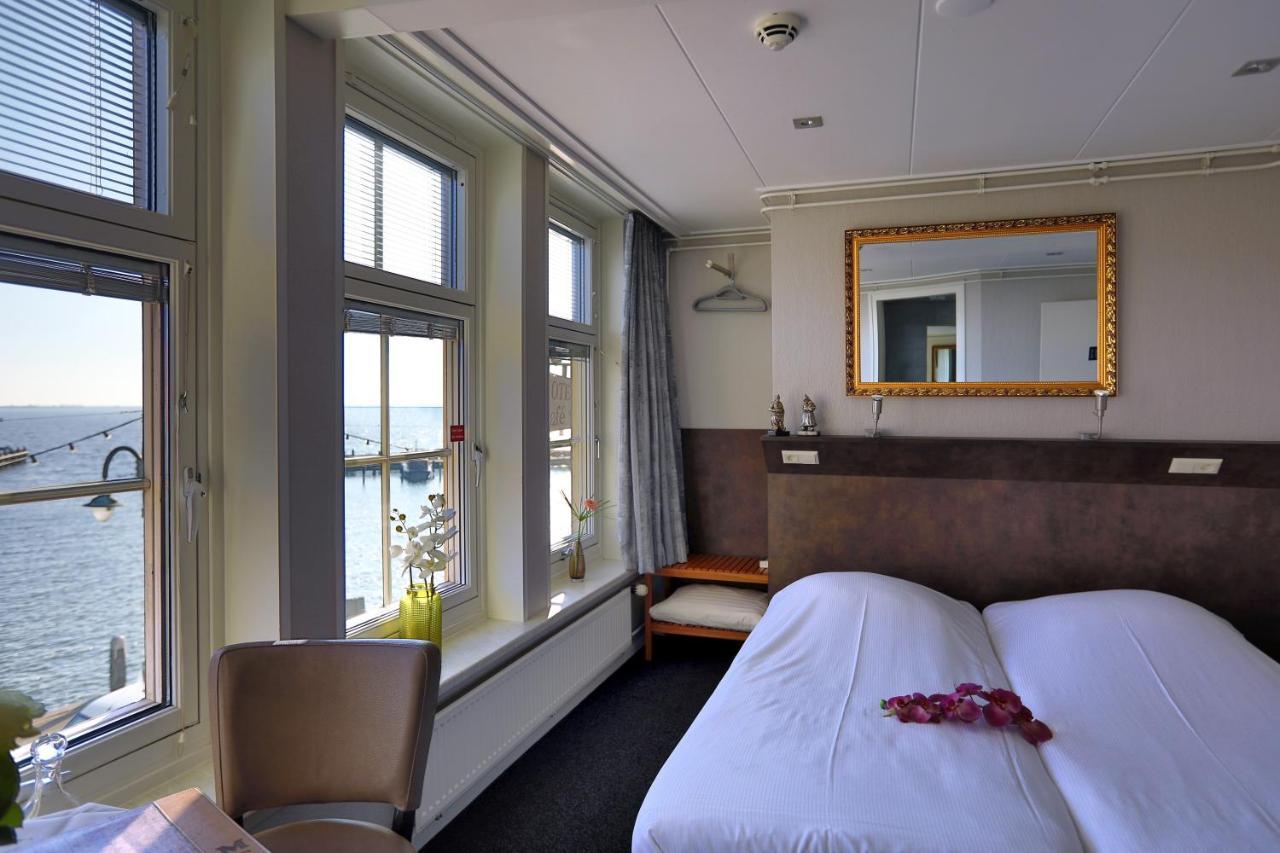 Hotel Cafe Restaurant Van Den Hogen Volendam Exteriör bild
